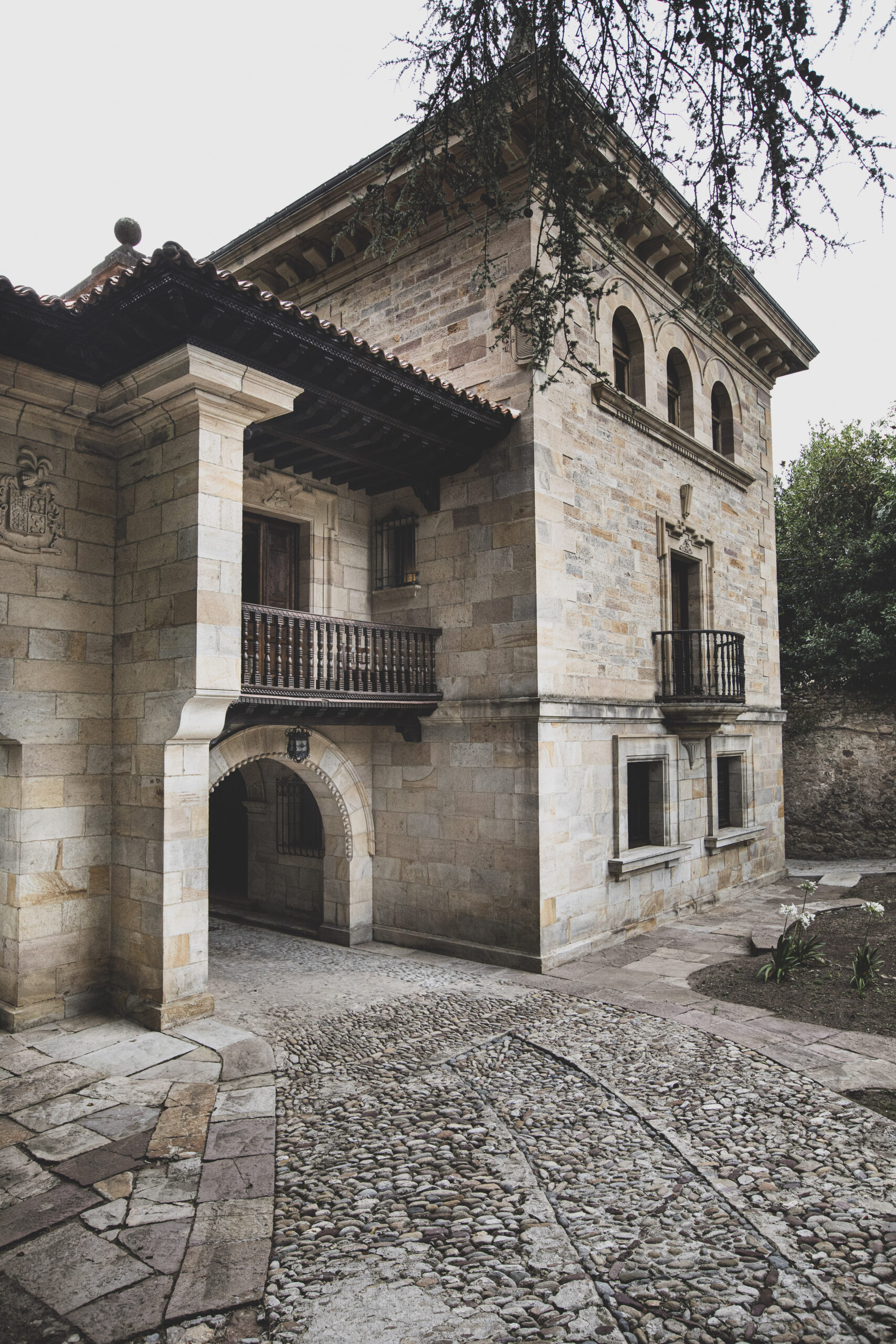 La fachada lateral de Palacio La Gloria