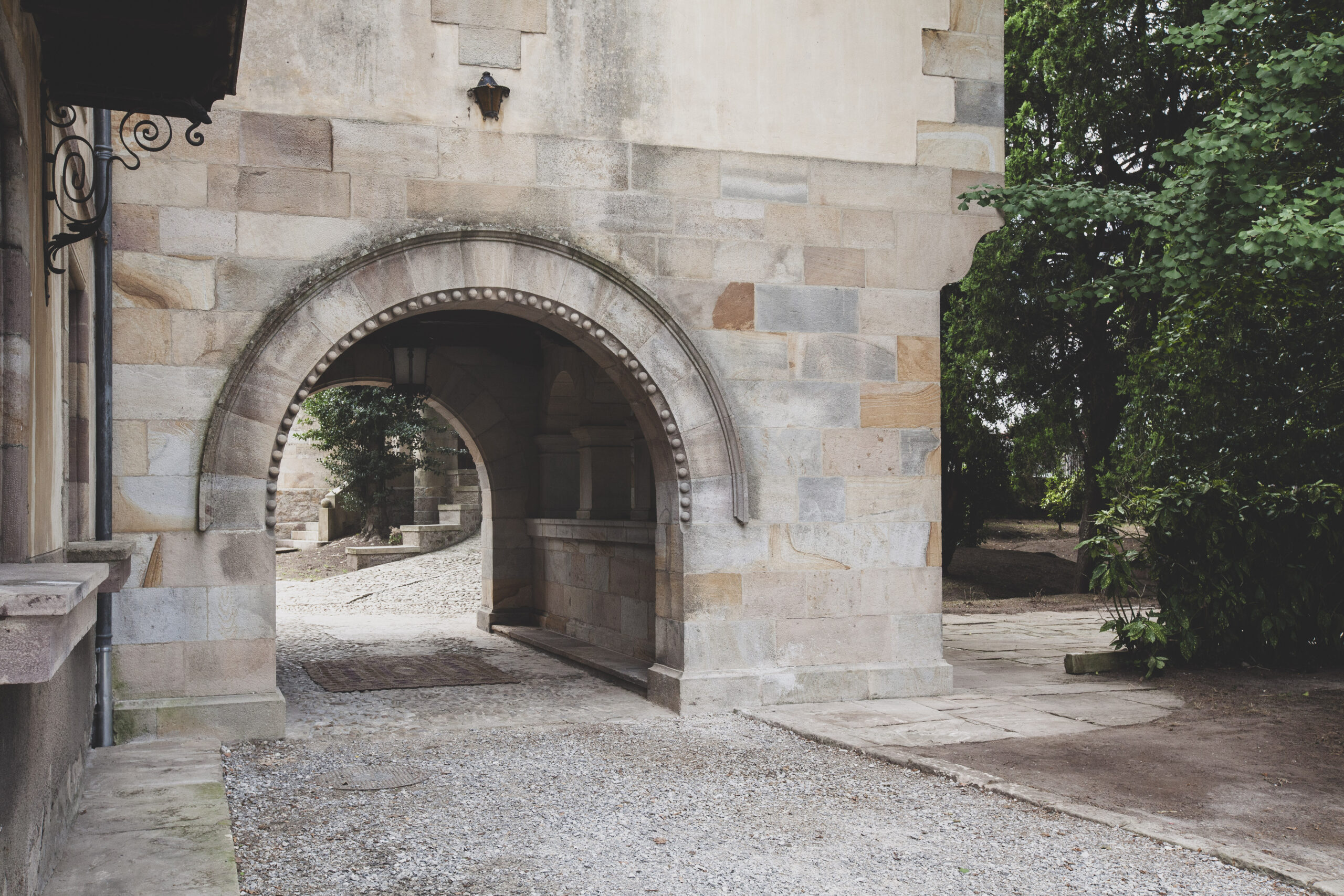 El pórtico de Palacio La Gloria