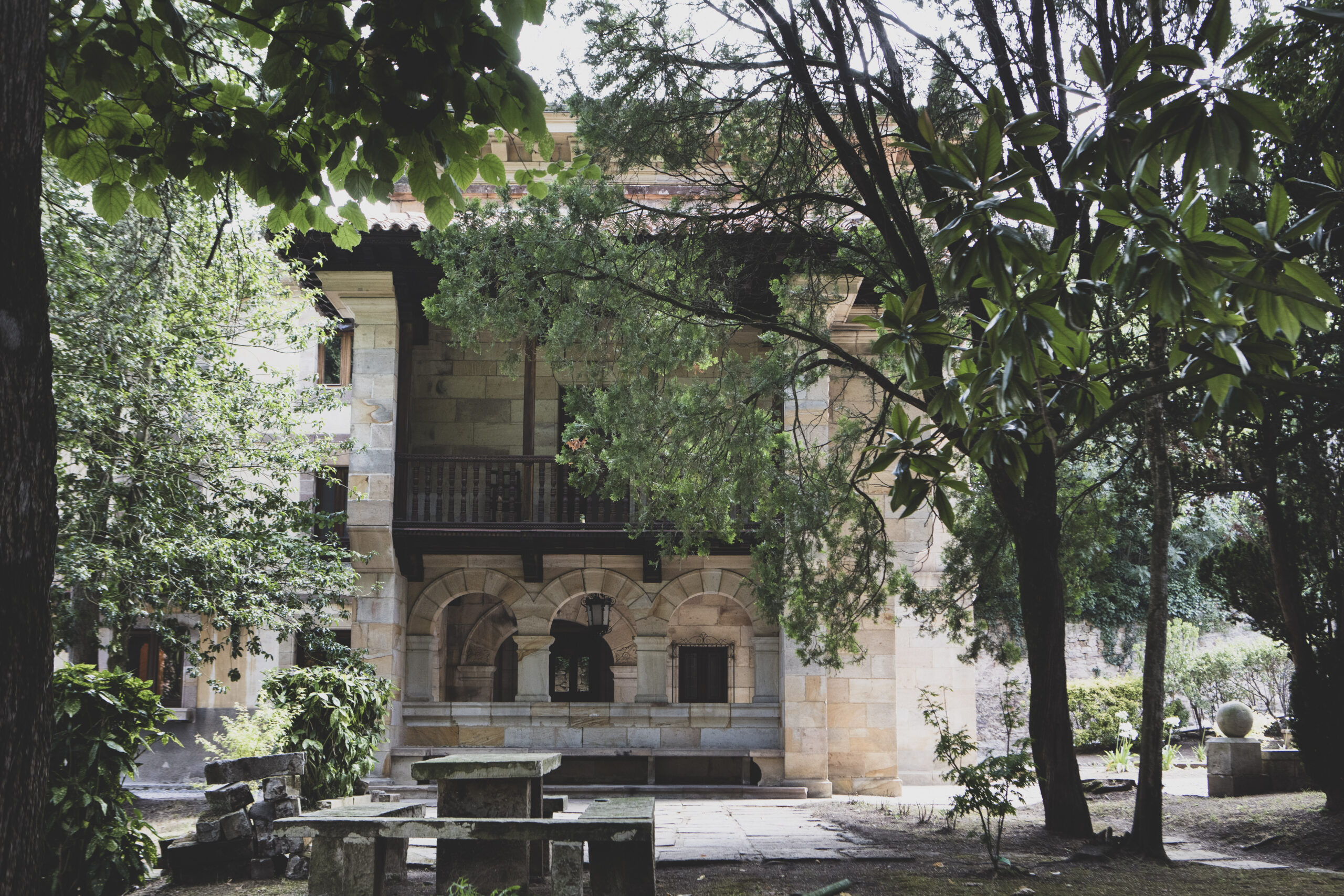 El jardín junto al Palacio de Palacio La Gloria