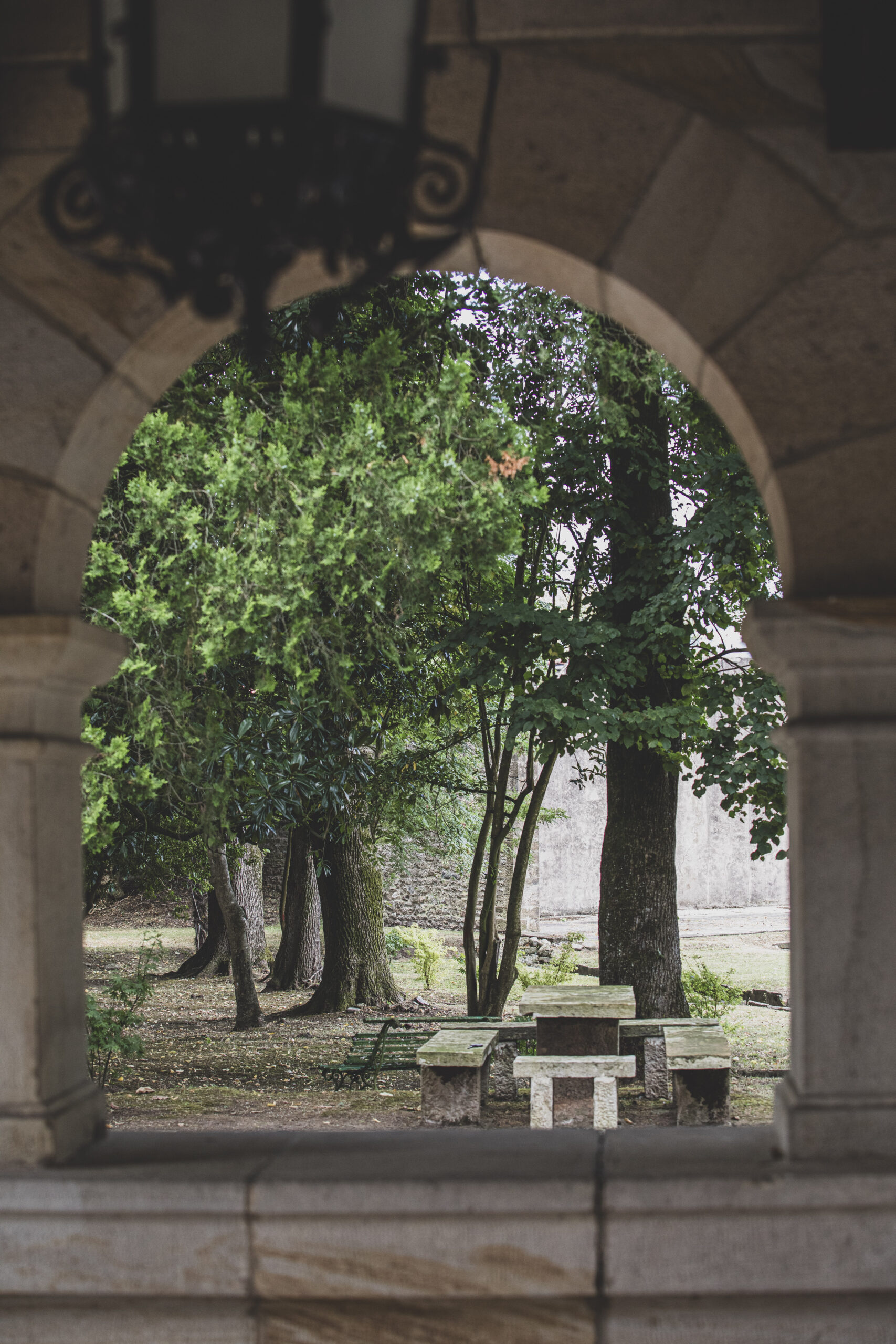 Del pórtico al jardín de Palacio La Gloria