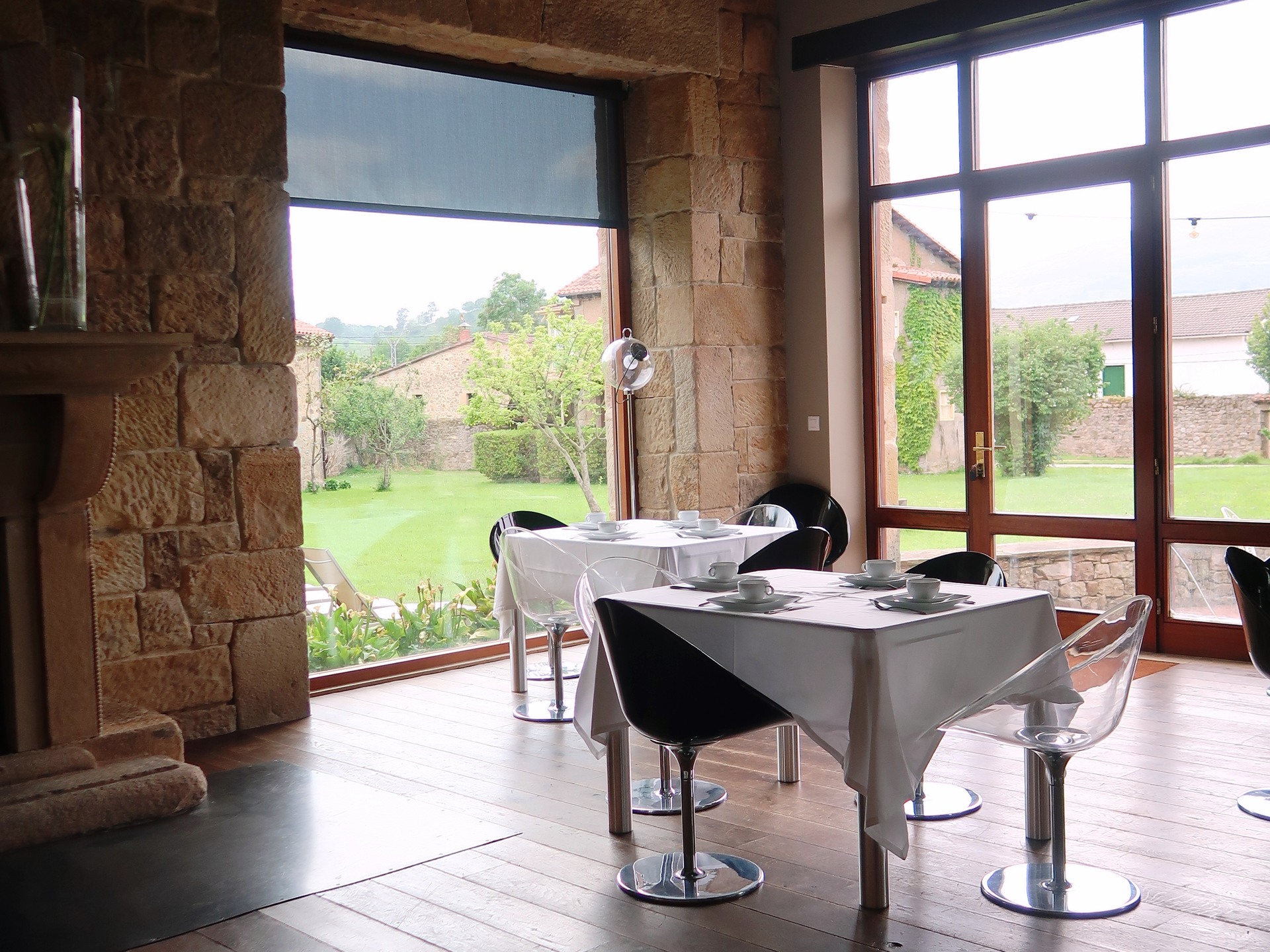 La Posada interior beside the garden